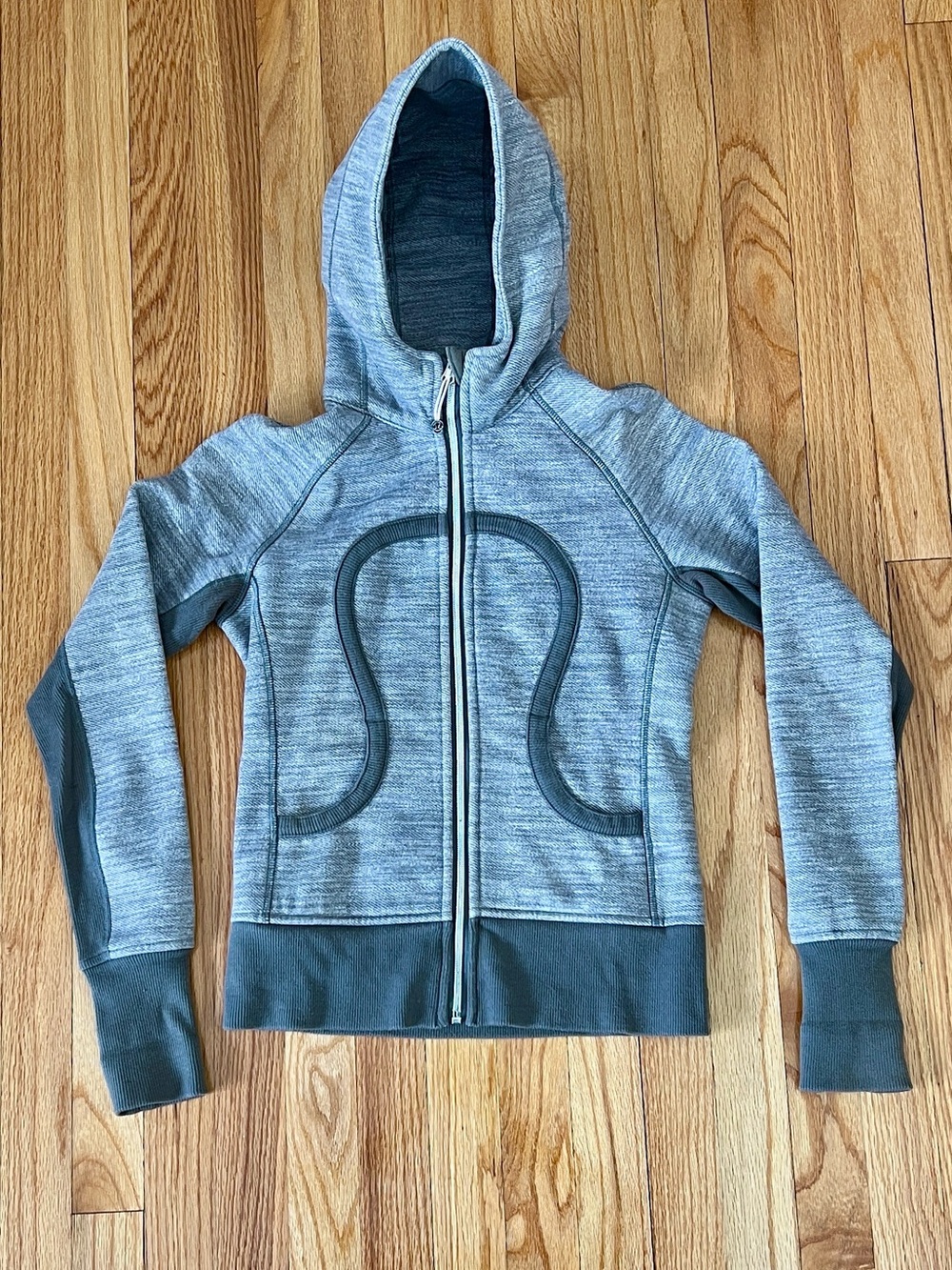 Lululemon Scuba full zip hoodie grey color women’s size 2